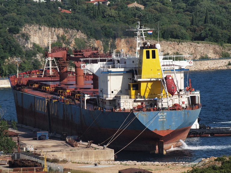 HUR: 18 of 26 Russian oil and stolen-grain ships face no sanctions