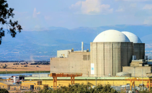 Spain keeps largest nuclear plant open until 2030 but maintains 2035 phase-out