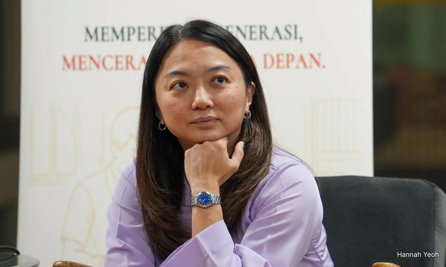 Yeoh says DAP CEC decision final when asked if pressured to quit over Najib house arrest