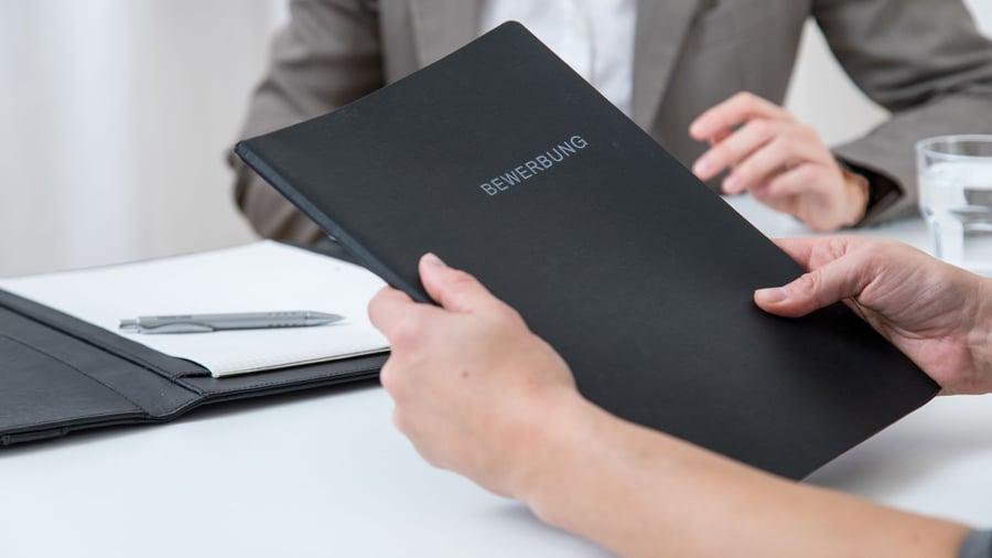 Report efforts: Searching for a training position can secure pension claims