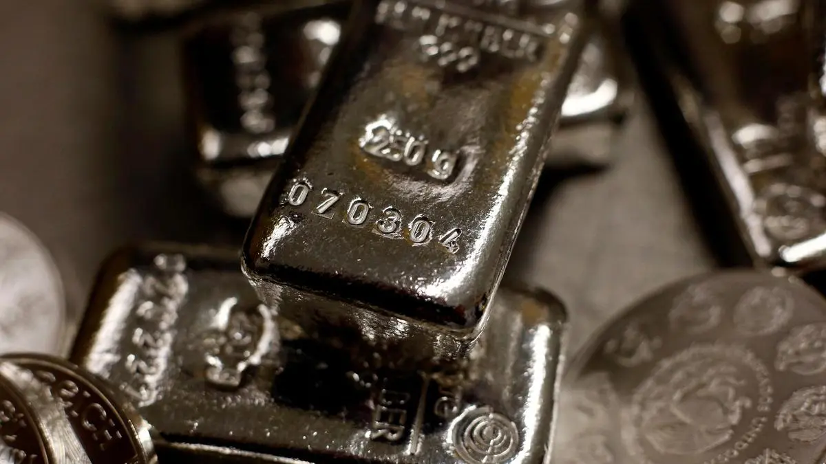 Silver futures decline to ₹2.39 lakh/kg