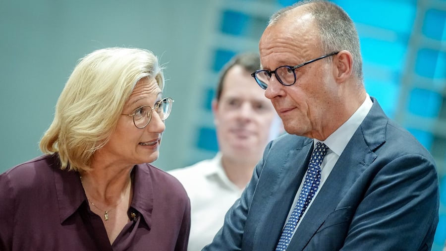 Pension reform: Opposition to abolition of "pension at 63" grows