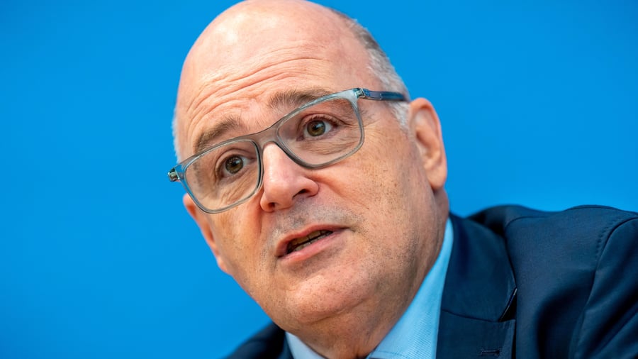 Arbeitsmarkt: „Einstellungsbremsen“ lösen: Arbeitgeber drängen auf Erleichterungen bei befristeten Jobs