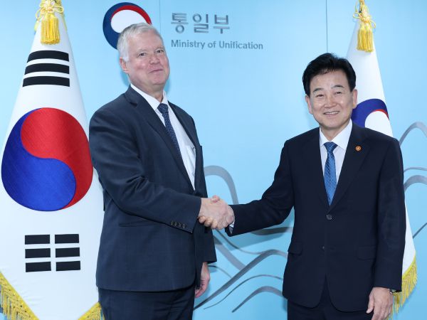Unification Minister Meets Former US Special Representative for N. Korea Biegun