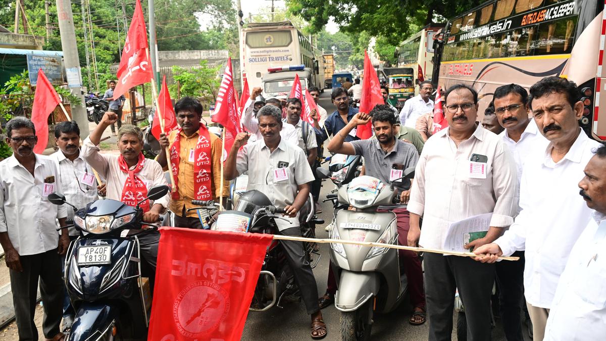 Contract electricity employees seek job security, pay hike