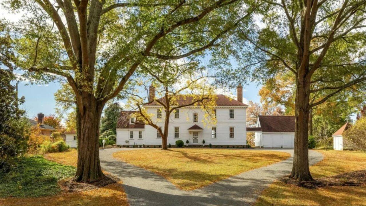 1762 Virginia house moved to George Washington’s former land now asks $3.8m