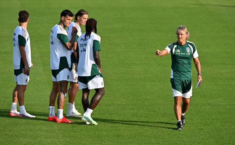 Mancini demands quick progress as revamped Italy begin new chapter