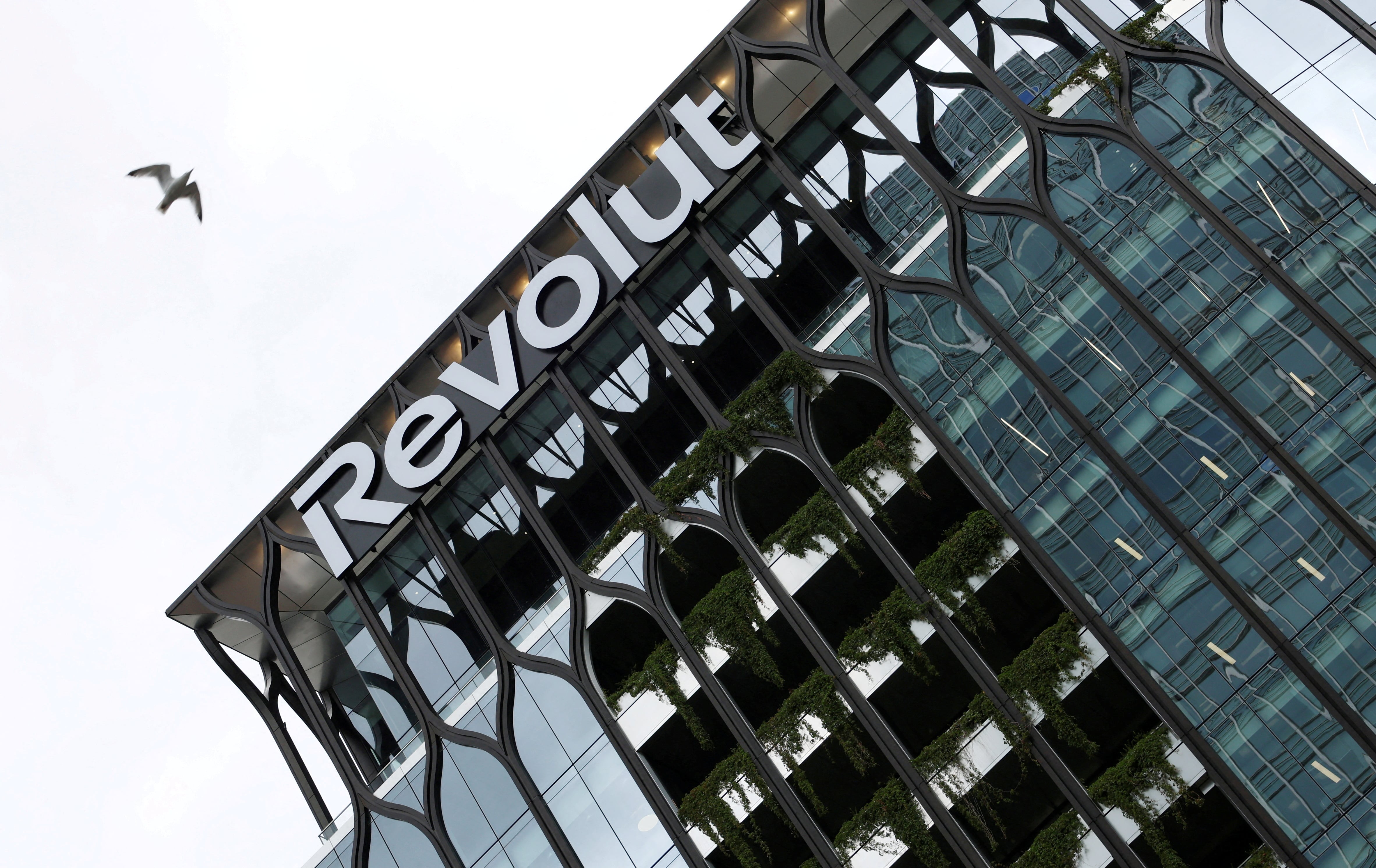 Lessons must be learnt from cyber attack on Revolut, experts warn