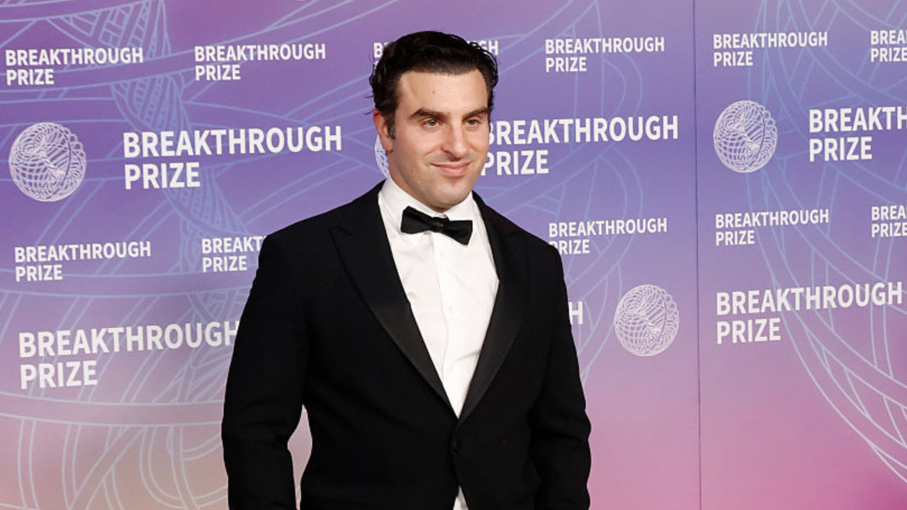 Brian Chesky once hot-glued 1,000 cereal boxes and sold them at $40 each to keep Airbnb alive