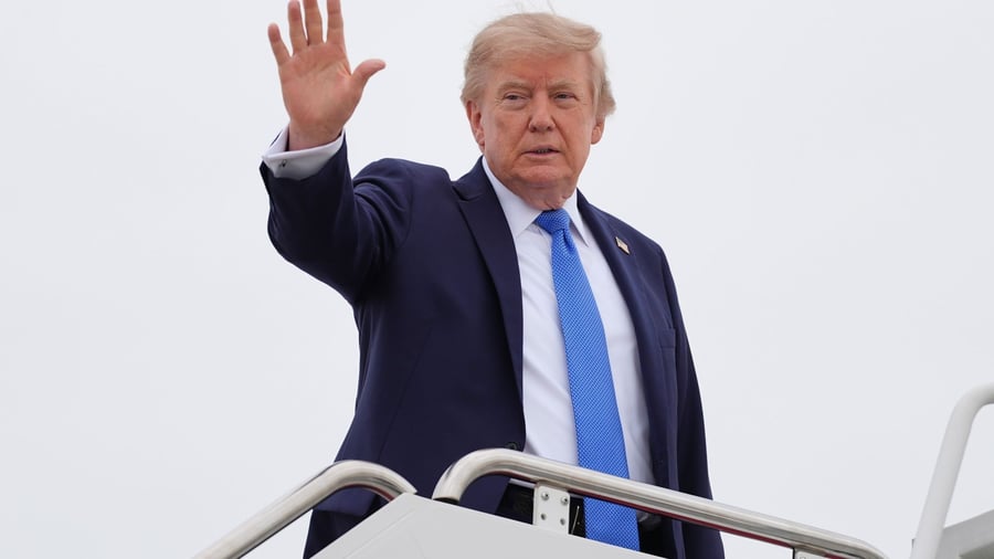 Navy in the Middle East: Trump downplays problems on aircraft carrier