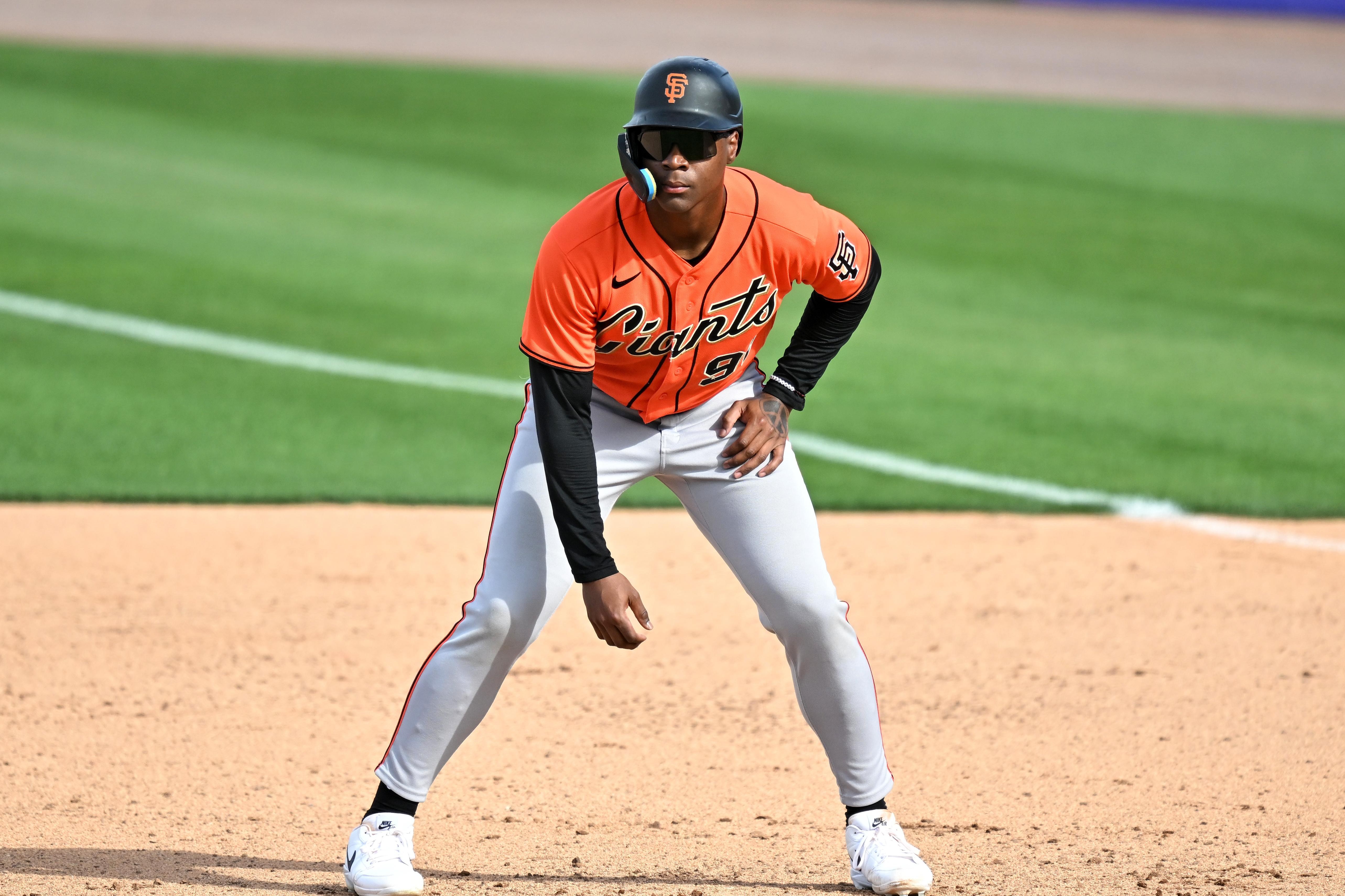 Giants call up Bo Davidson, activate Marcelo Mayer