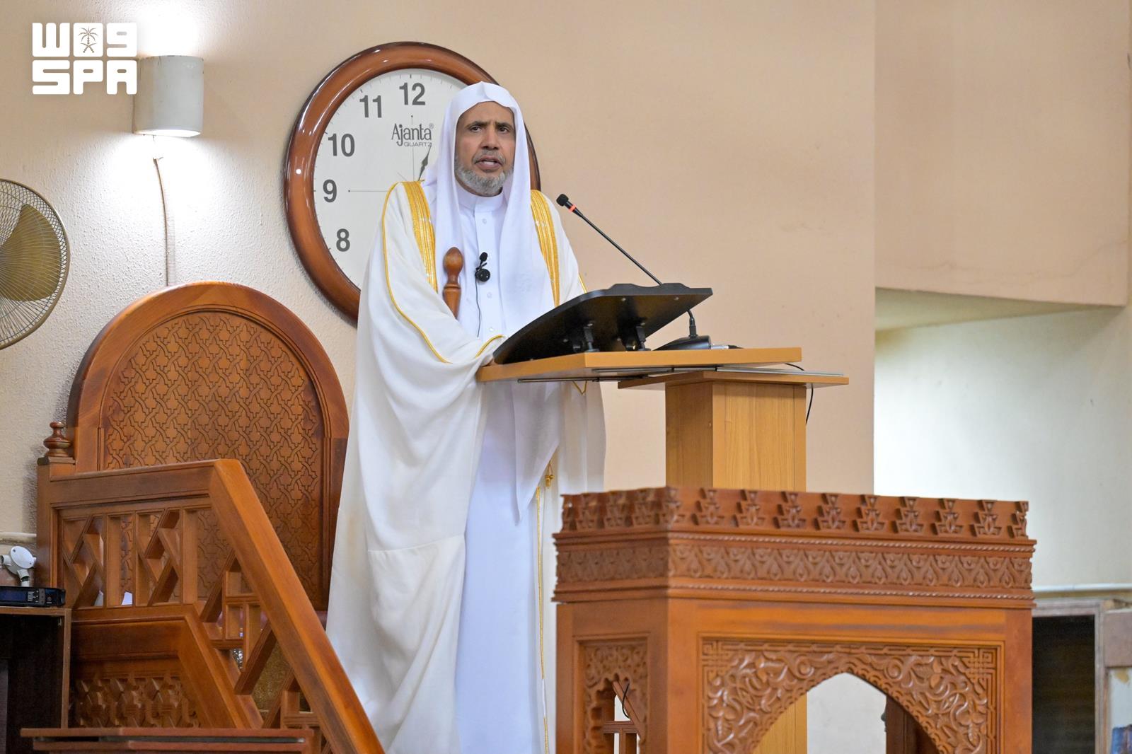 Muslim World League chief leads Friday prayers, delivers sermon in Abuja
