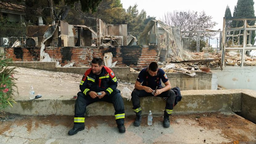 Hundreds evacuated from Croatian and Greek resorts as wildfires stretch across Europe