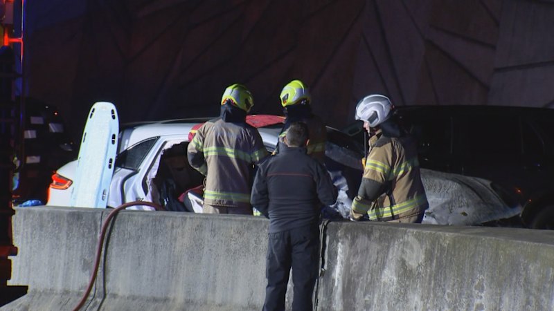 Melbourne crime spree ends in head-on collision