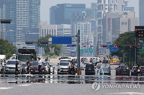 (2nd LD) Record heat wave continues to grapple S. Korea
