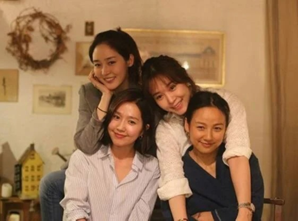 Fin.K.L to reunite for full-group activities after 21 years