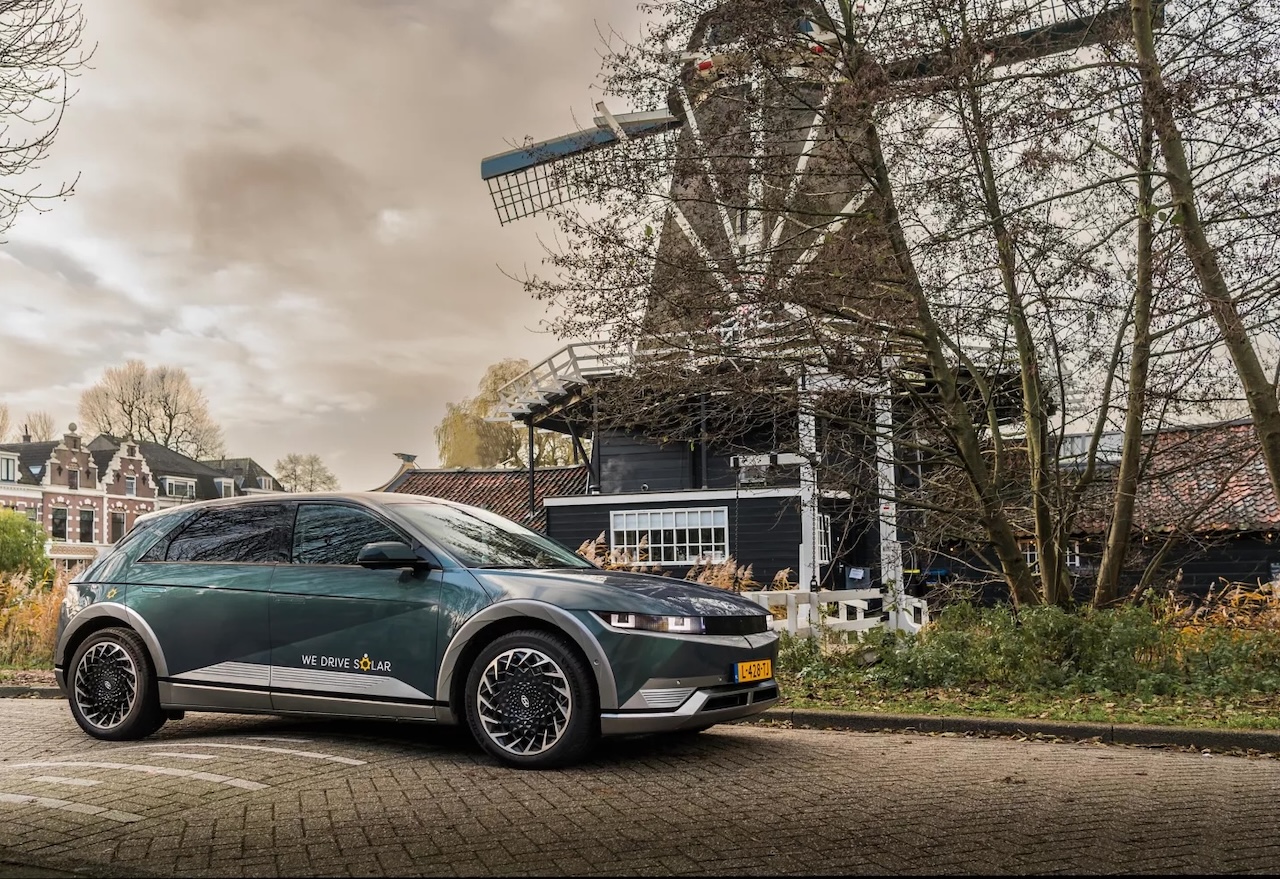 Hyundai Motor Group Wants Your EV Battery to Help Run Your House During an Outage