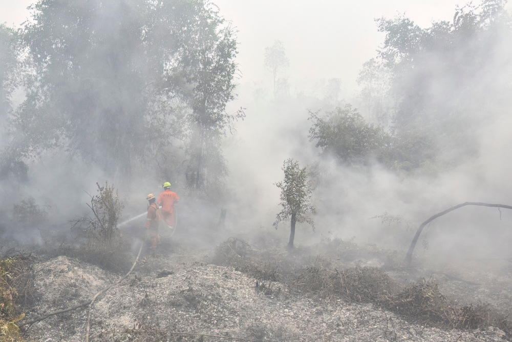 Respiratory problems climb past 170,000 cases in haze-hit Indonesia