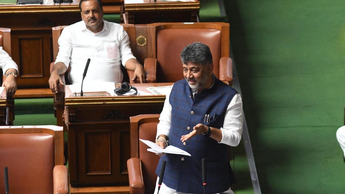 Vande Mataram row: Karnataka Governor asks Chief Minister to reconsider GO restricting rendition to two stanzas
