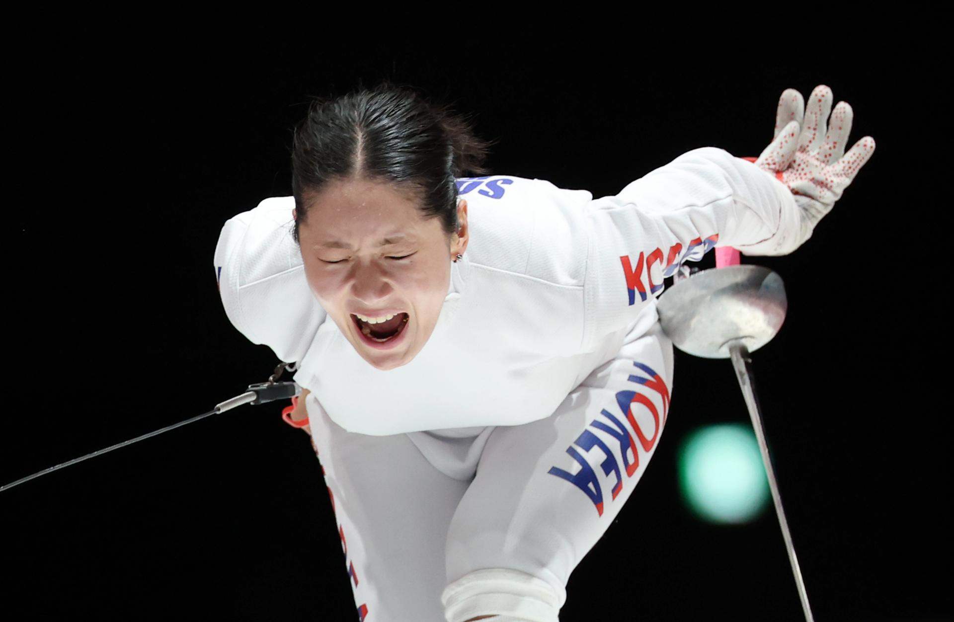 [Asian Games] Song Se-ra wins gold in women's epee individual fencing