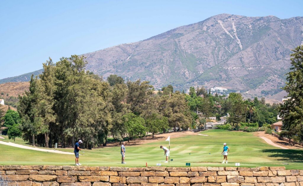 Places filling fast for second Mijas charity golf day against cancer