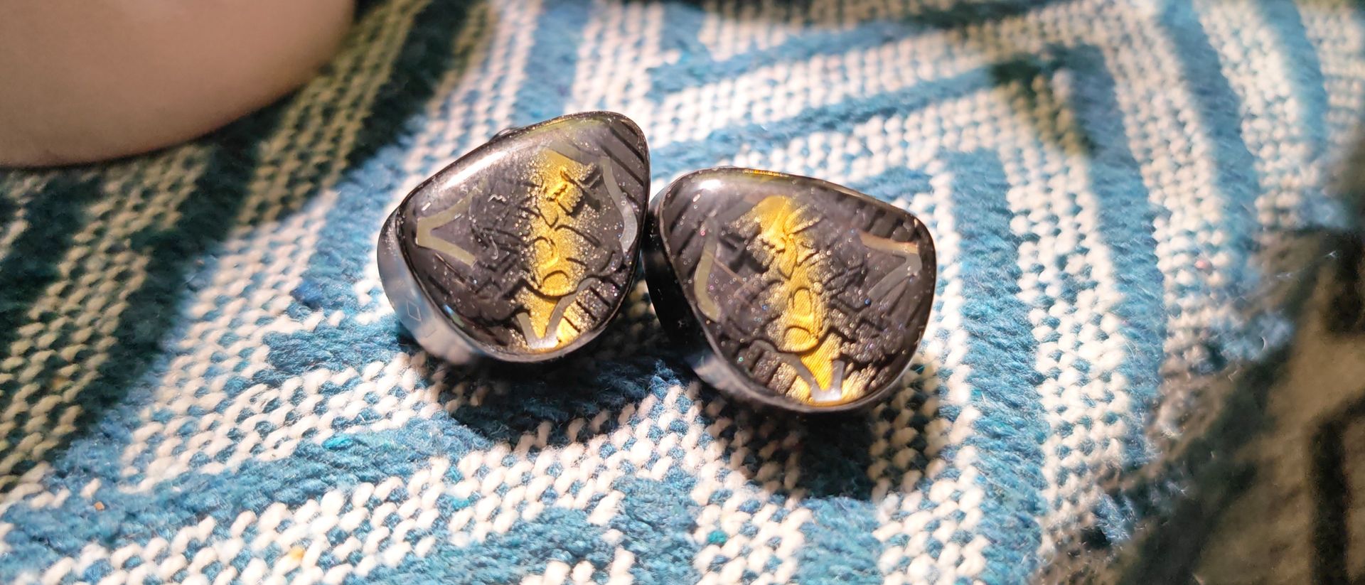 These earphones are the sonic equivalent of a sunburn