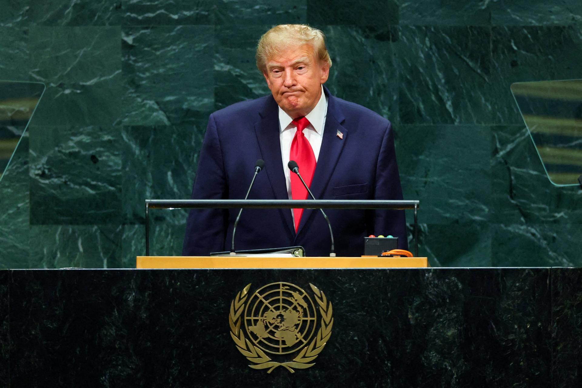 Trump urges compete isolation of Iran, expects deal after election