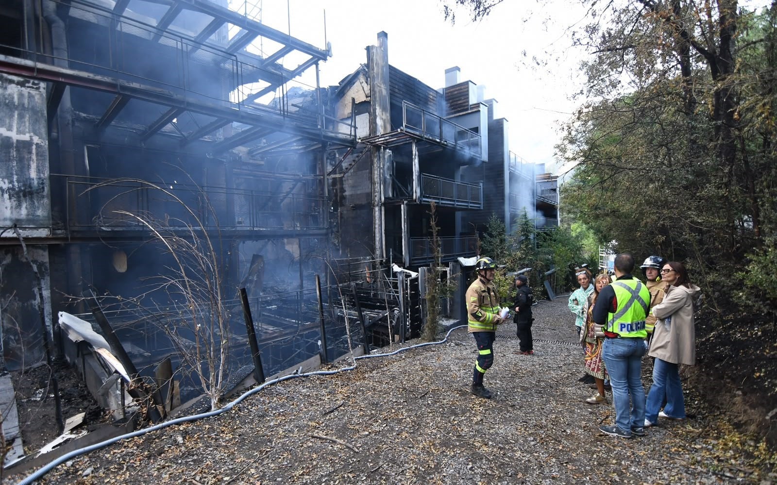 El fuego destruye La Querola, el paraíso inmobiliario de lujo de los ‘influencers’ en Andorra