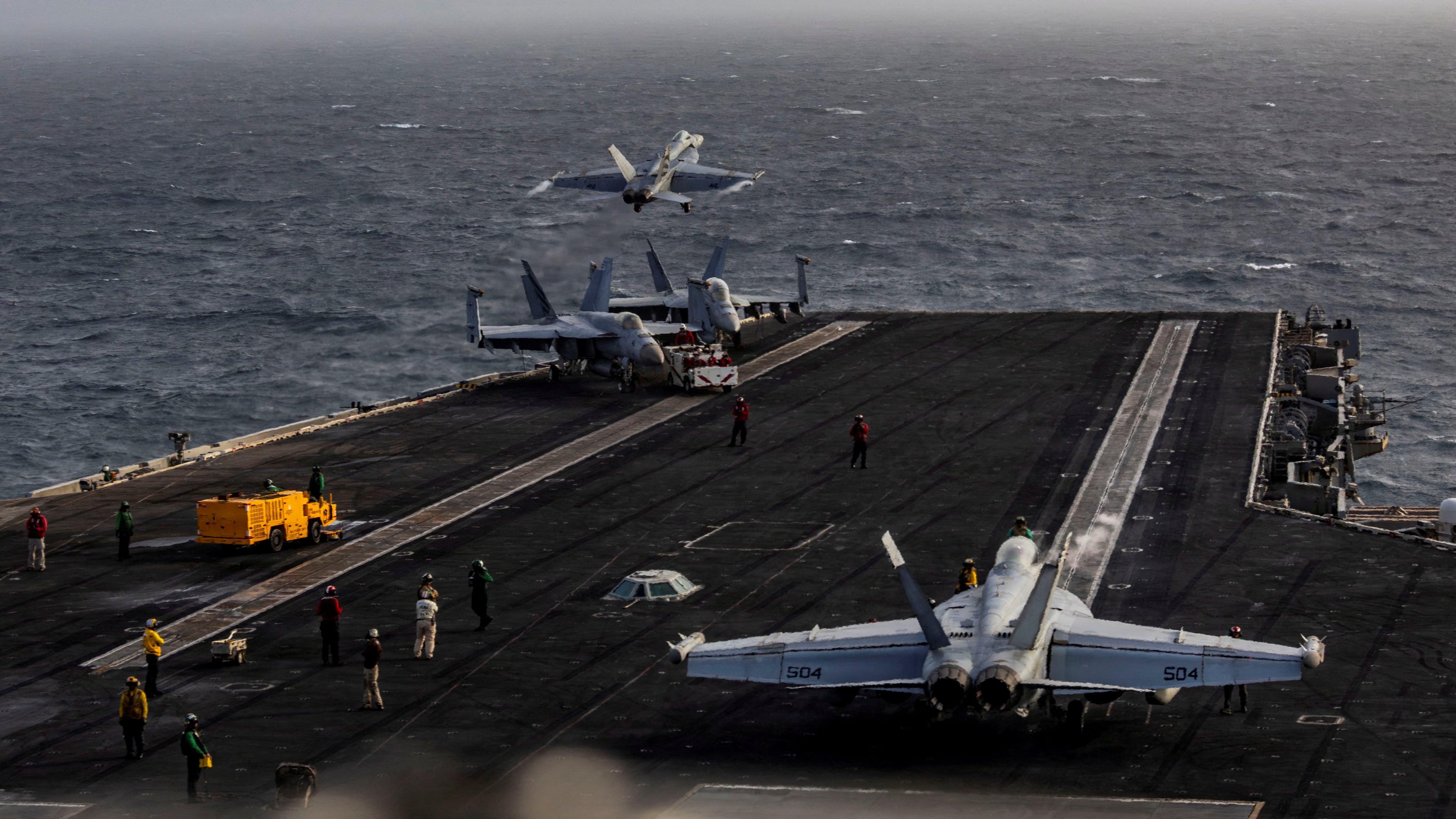 The aircraft carrier ‘Abraham Lincoln’ deployed in the Gulf returns to the United States after learning of the poor conditions suffered by its crew