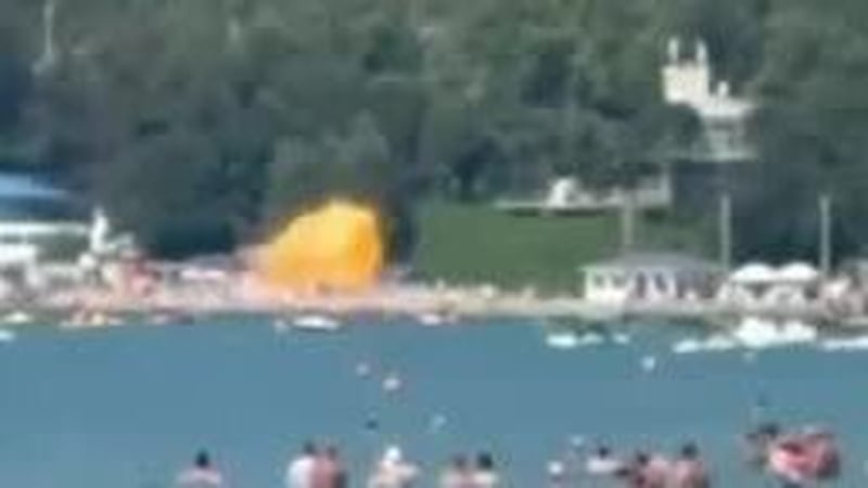 Ukrainian strikes on holiday resort, Crimea kill 11
