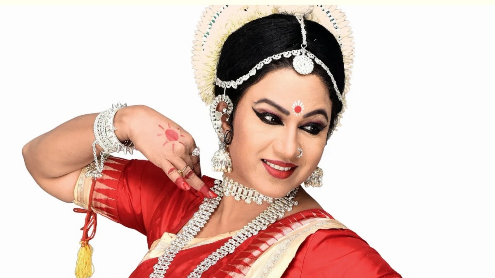 Sangeet Natak Akademi award for Odissi exponent Varadkar, also former Irish PM’s cousin