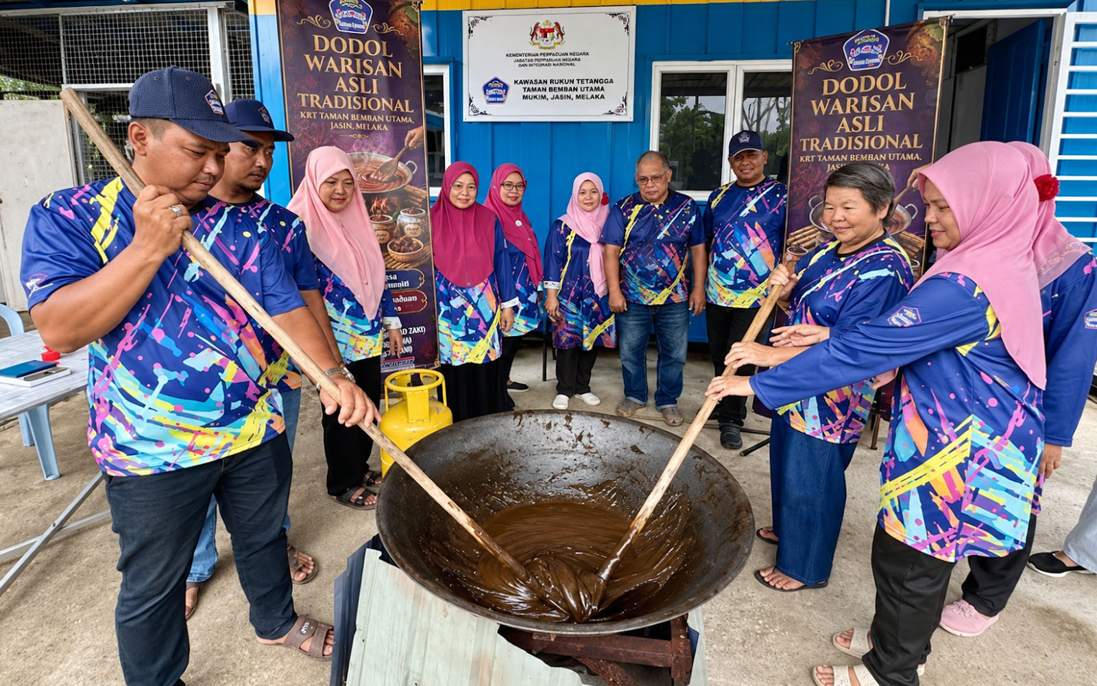 How an old dodol tradition keeps neighbours close