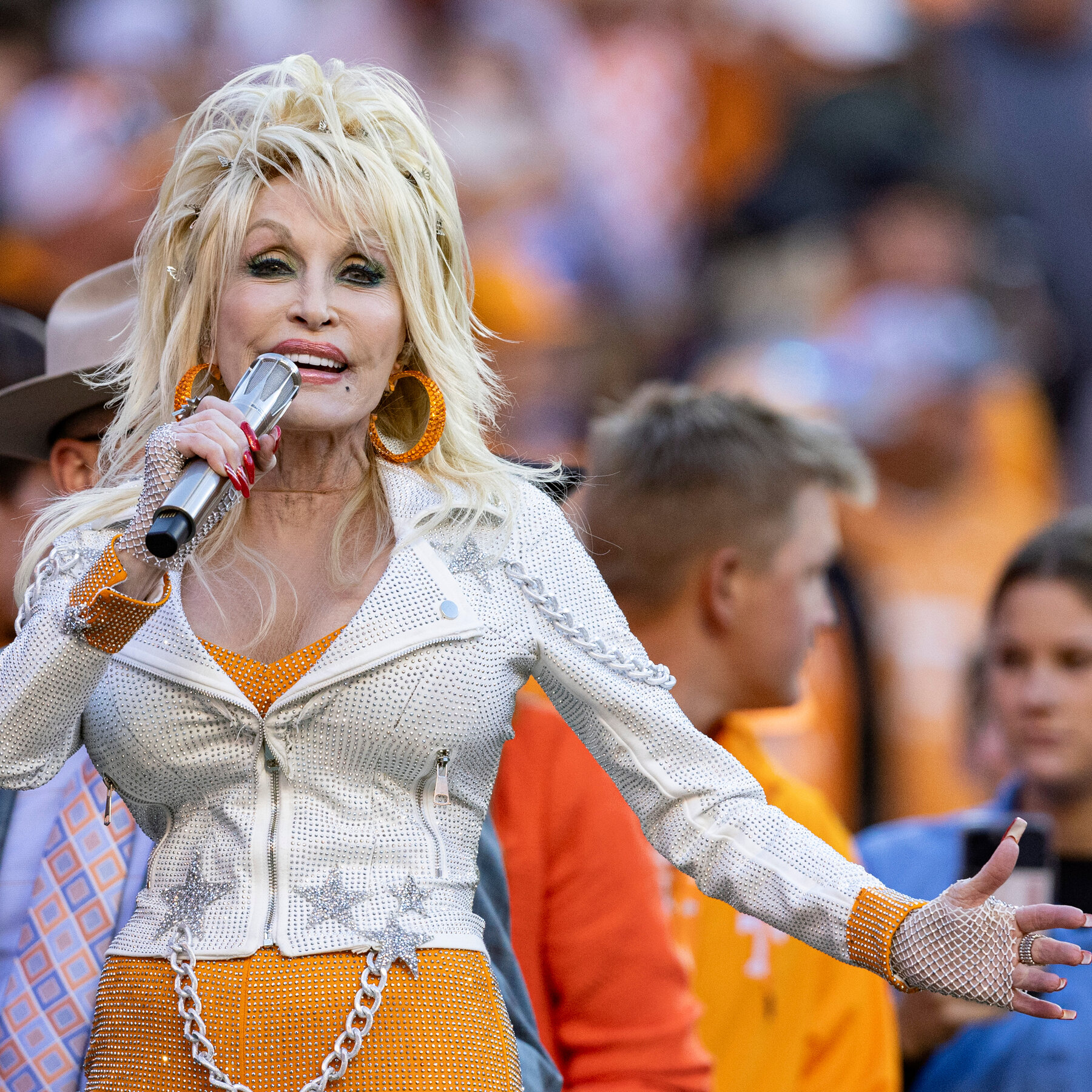 Dolly Parton’s Nephew Is Accused of Threatening Her Estate