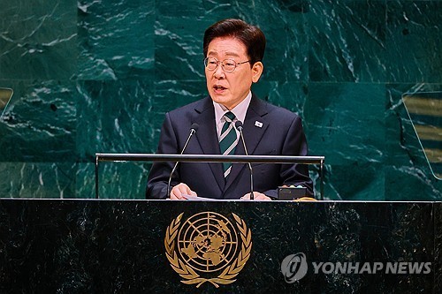 Trump reaffirms commitment to dialogue with N. Korea during summit with Lee: Seoul