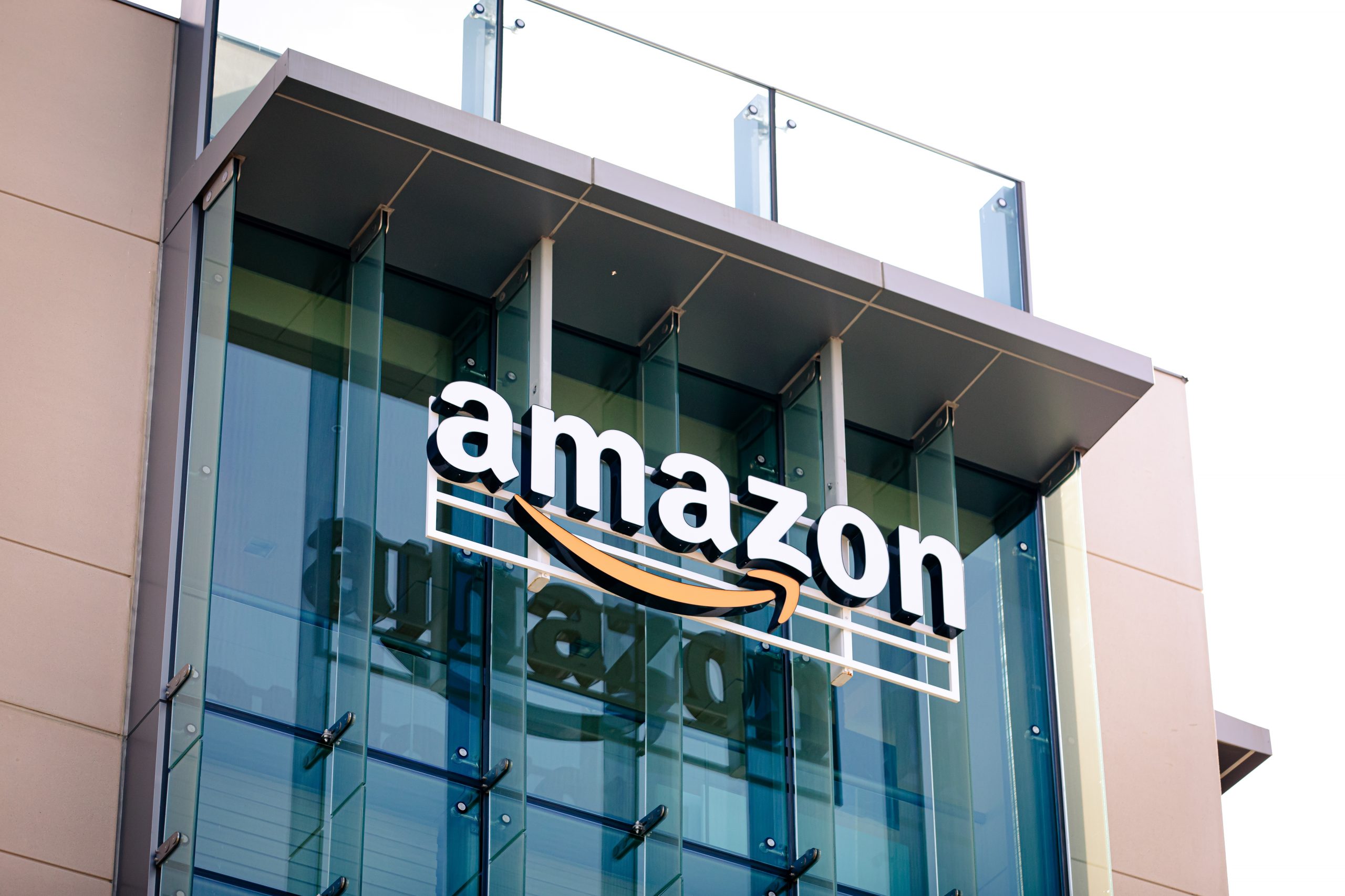 Thrive Capital buys $215m stake in Amazon