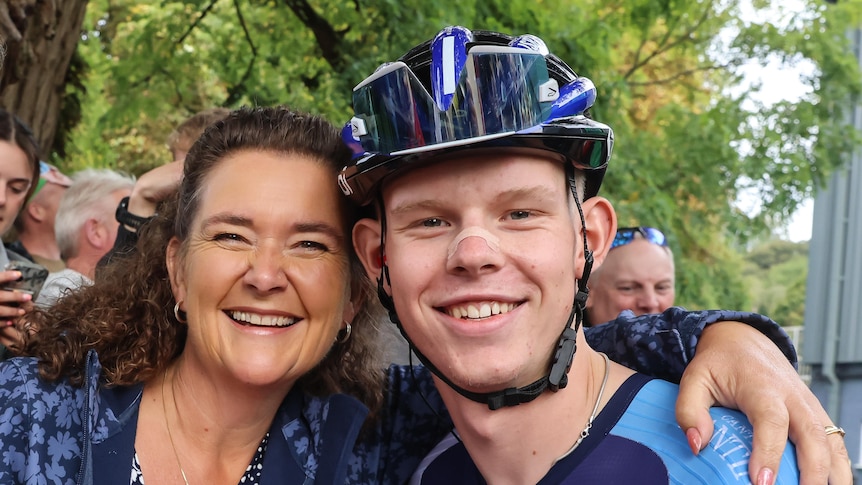 Cyclist, 19, dies during Volta a Portugal after collision with vehicle