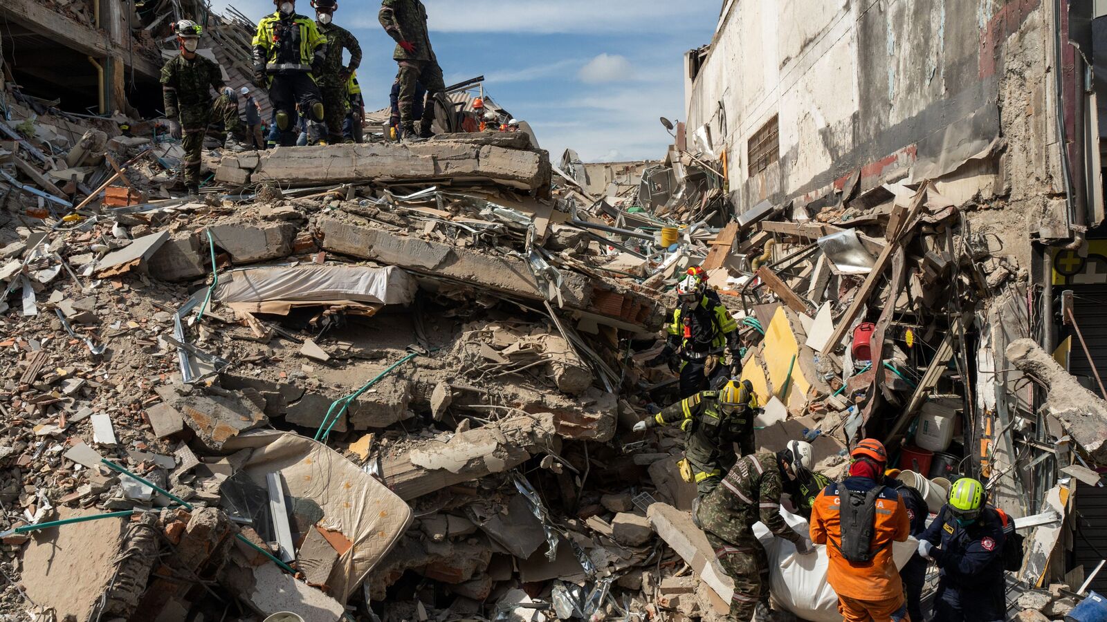 Powerful 7.7 magnitude quake strikes Indonesia on Saturday, tsunami warning issued; no casualties reported so far