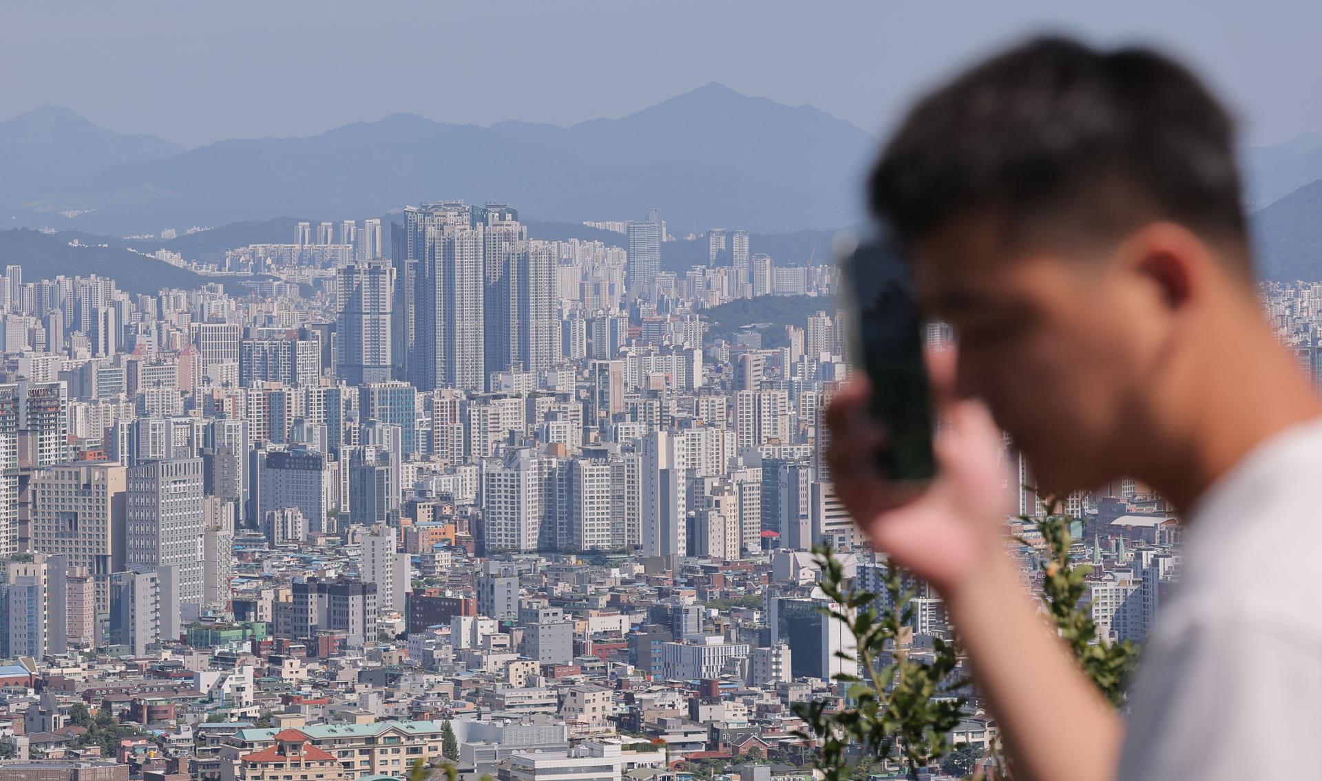 Population mobility down in August amid housing market slowdown