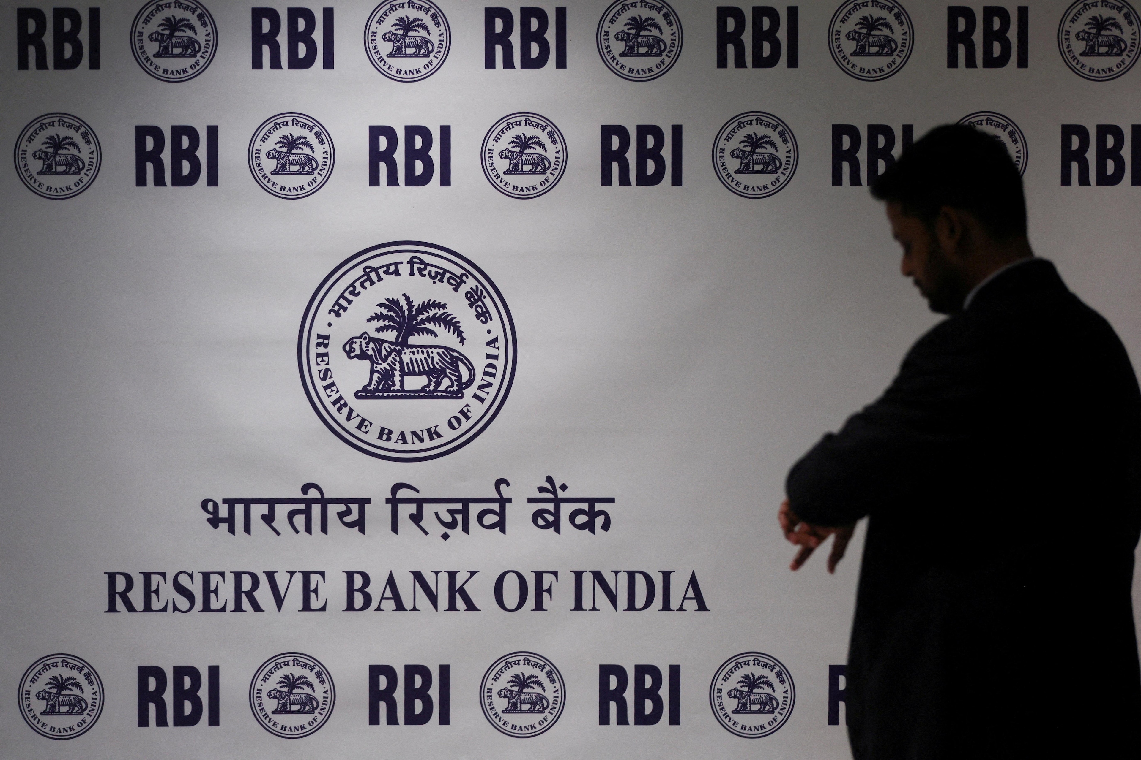 Inflows over $52 bn, RBI opts to shut FCNR(B) tap ahead of schedule