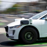 Keine Angst vor dem Robotaxi: Waymo-Autos seien viel sicherer unterwegs als menschliche Fahrer, sagt ein Experte
