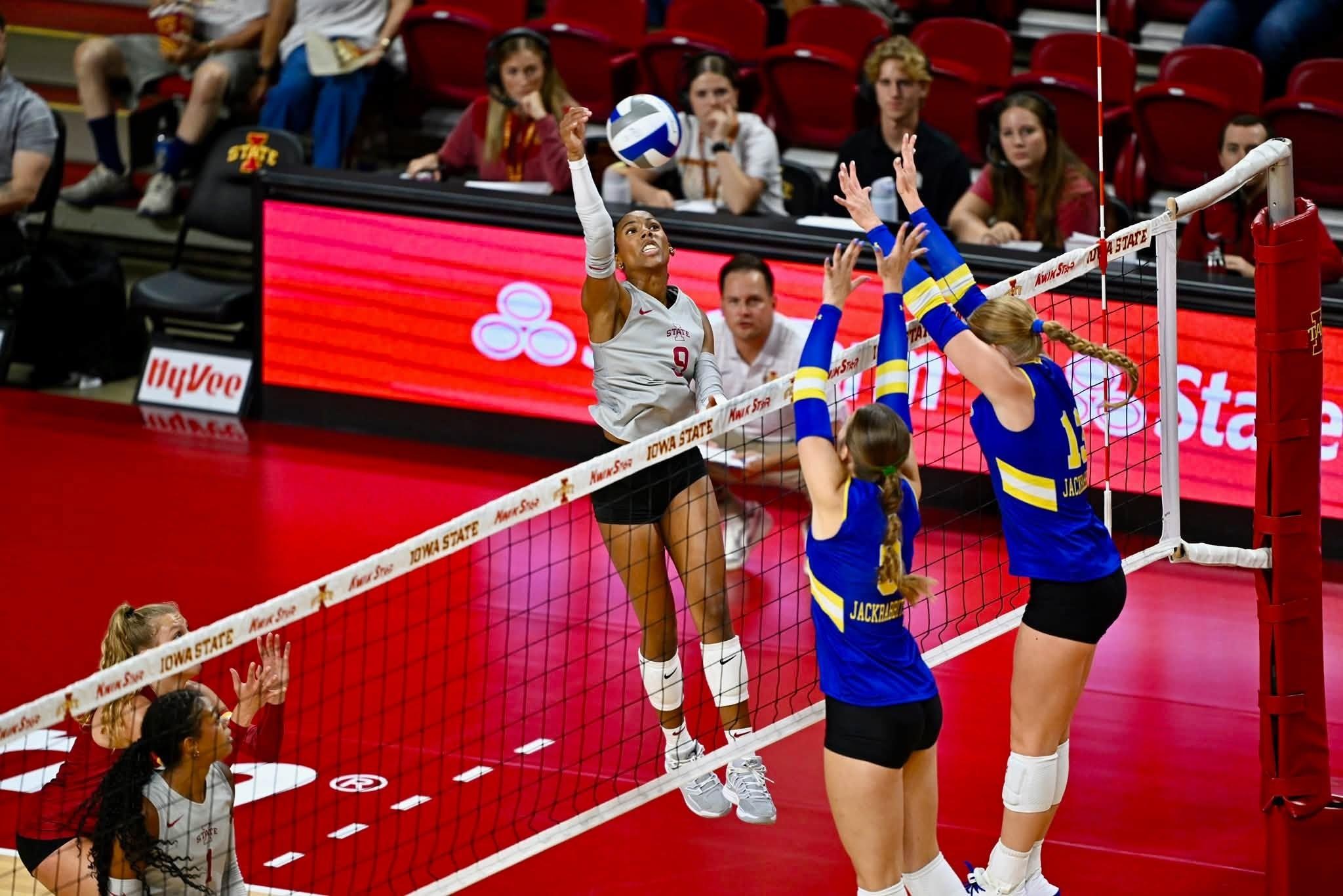Iowa State volleyball defeats South Dakota State 3-1 in exhibiton