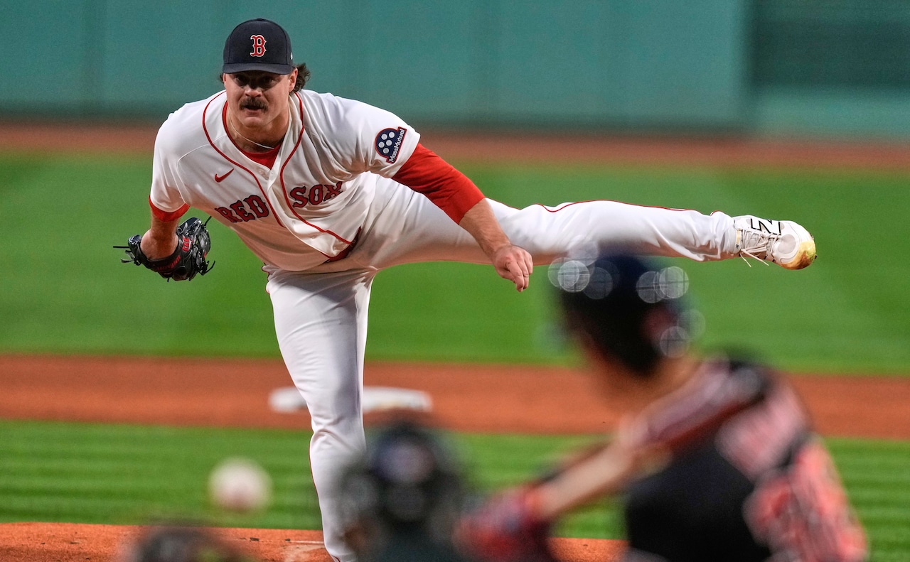 Red Sox lose as key reliever's struggles continue with playoffs on horizon
