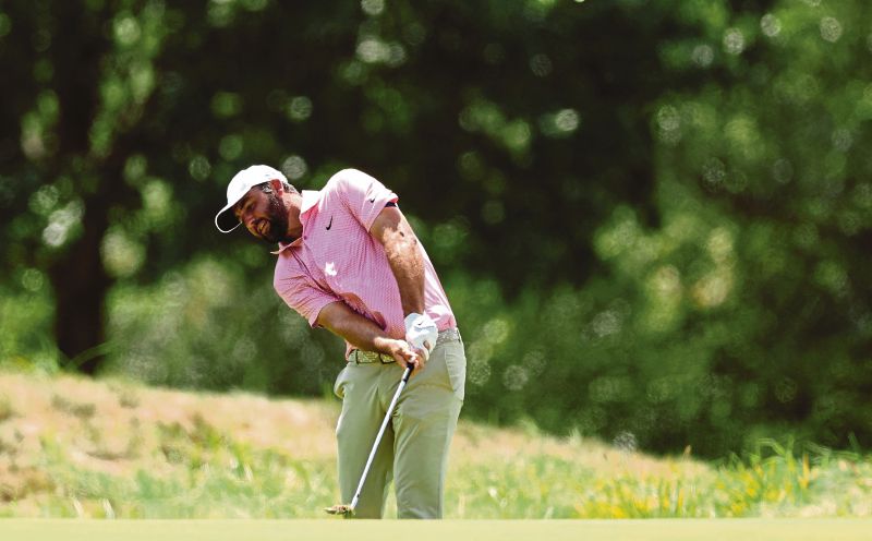 No.1 Scheffler fires sizzling 61 to seize PGA St. Jude lead
