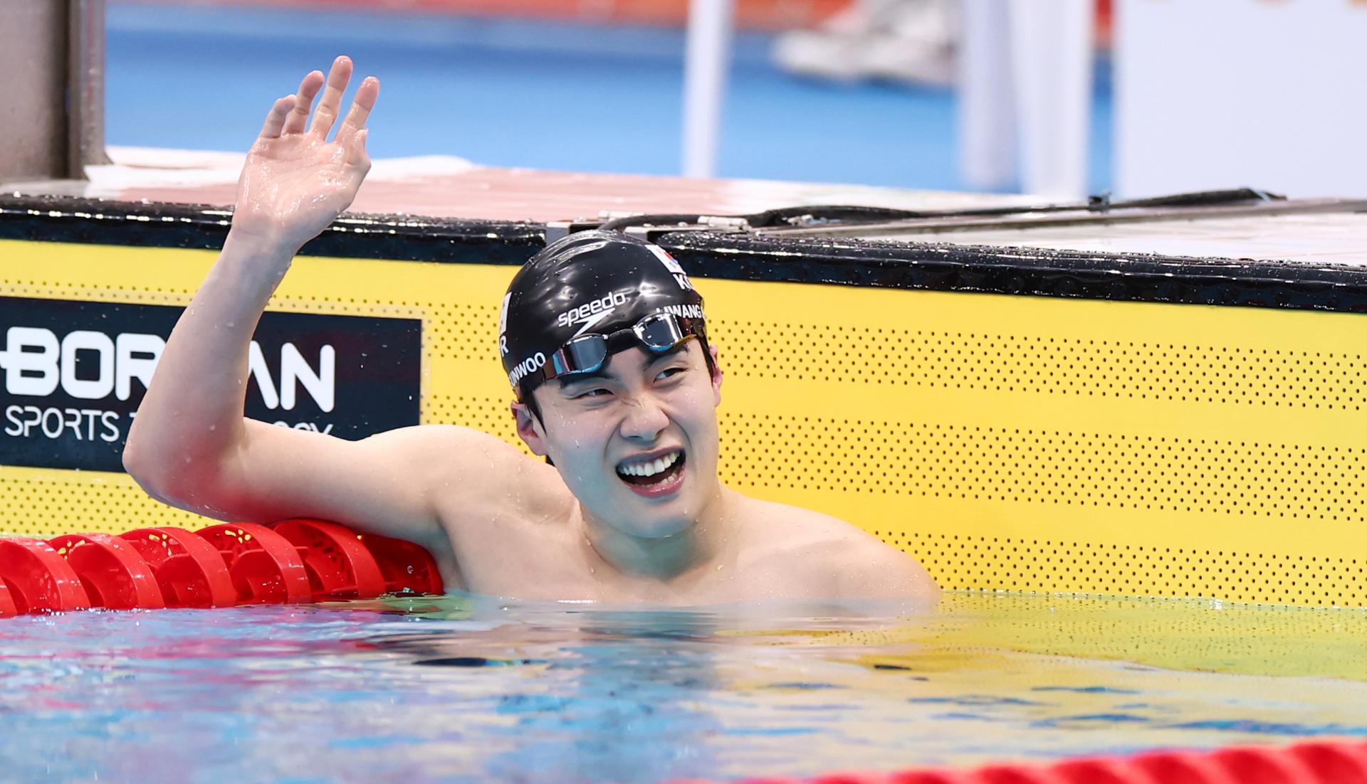 Hwang Sun-woo wins silver in men's 200m freestyle swimming