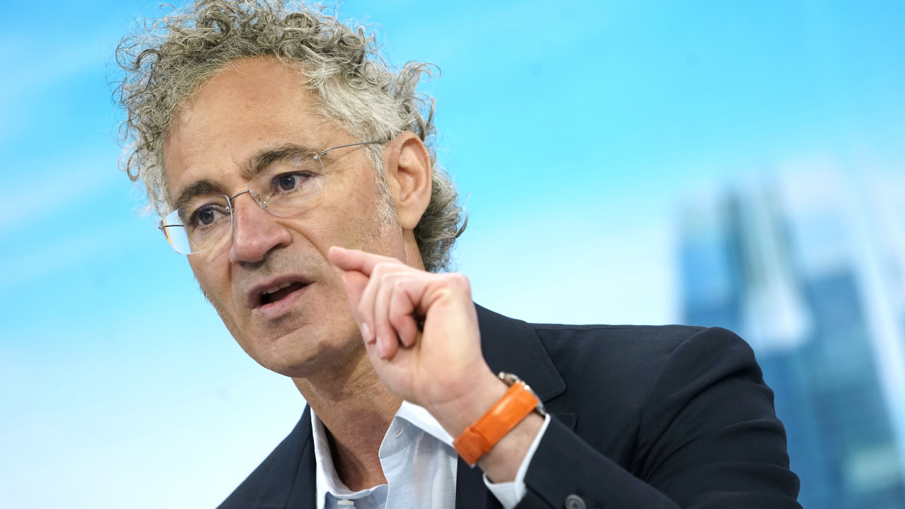 Palantir's Alex Karp says AI's biggest names may never IPO — the play is telling Washington 'nationalize us, please'