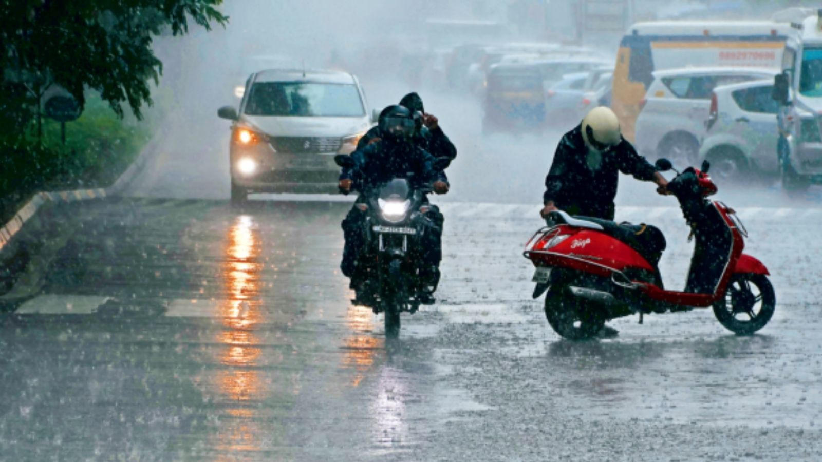 Deep depression likely to hit Andhra-Odisha coast today, red alert in multiple districts