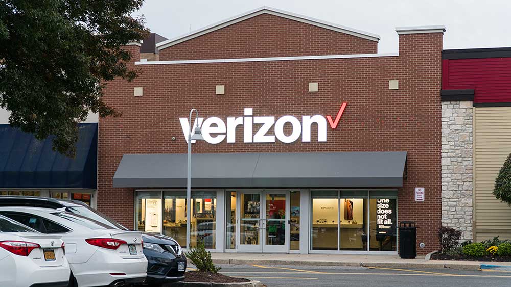 Verizon Seen Leading 2027 Spectrum Auction, With SpaceX Lurking