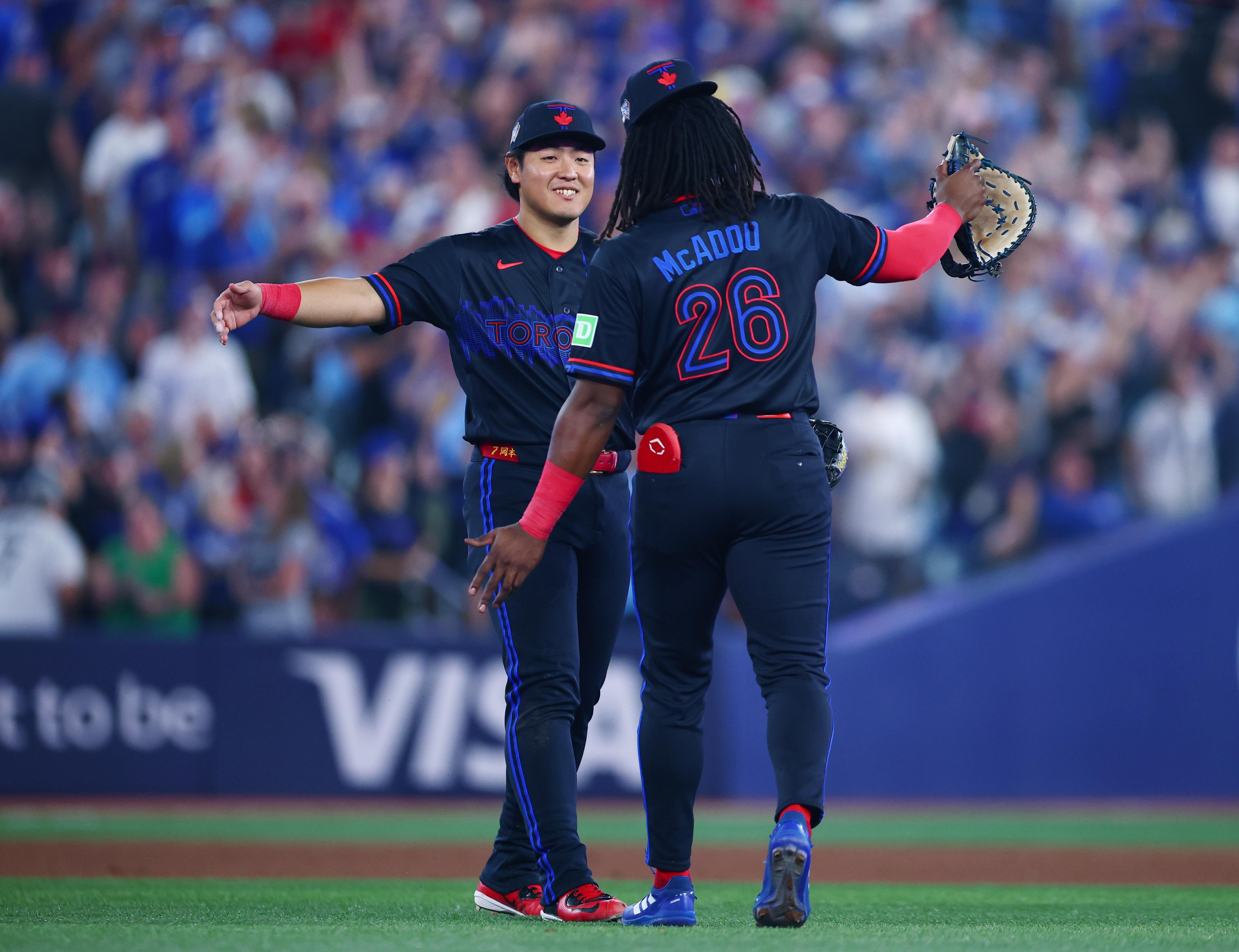 Offense fails to show up in Yanks’ series opener against Jays