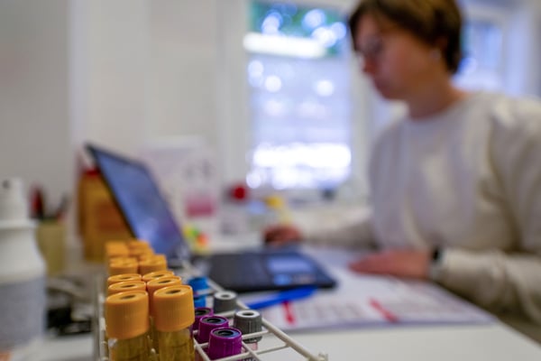 FDA advisers are voting on Grail's multicancer blood test as Medicare coverage hangs in the balance