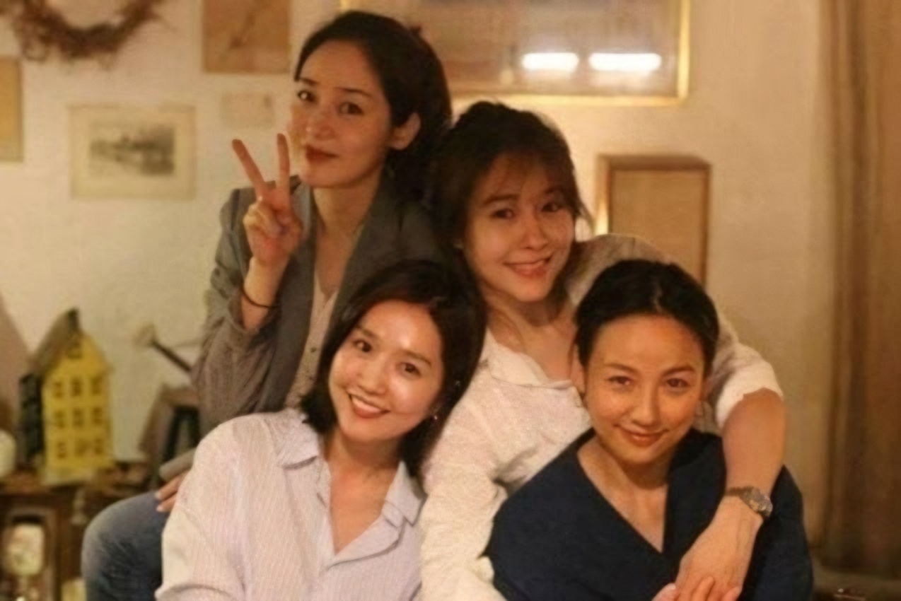 Fin.K.L reunites at Lee Hyori's yoga studio, showing friendship 28 years after debut